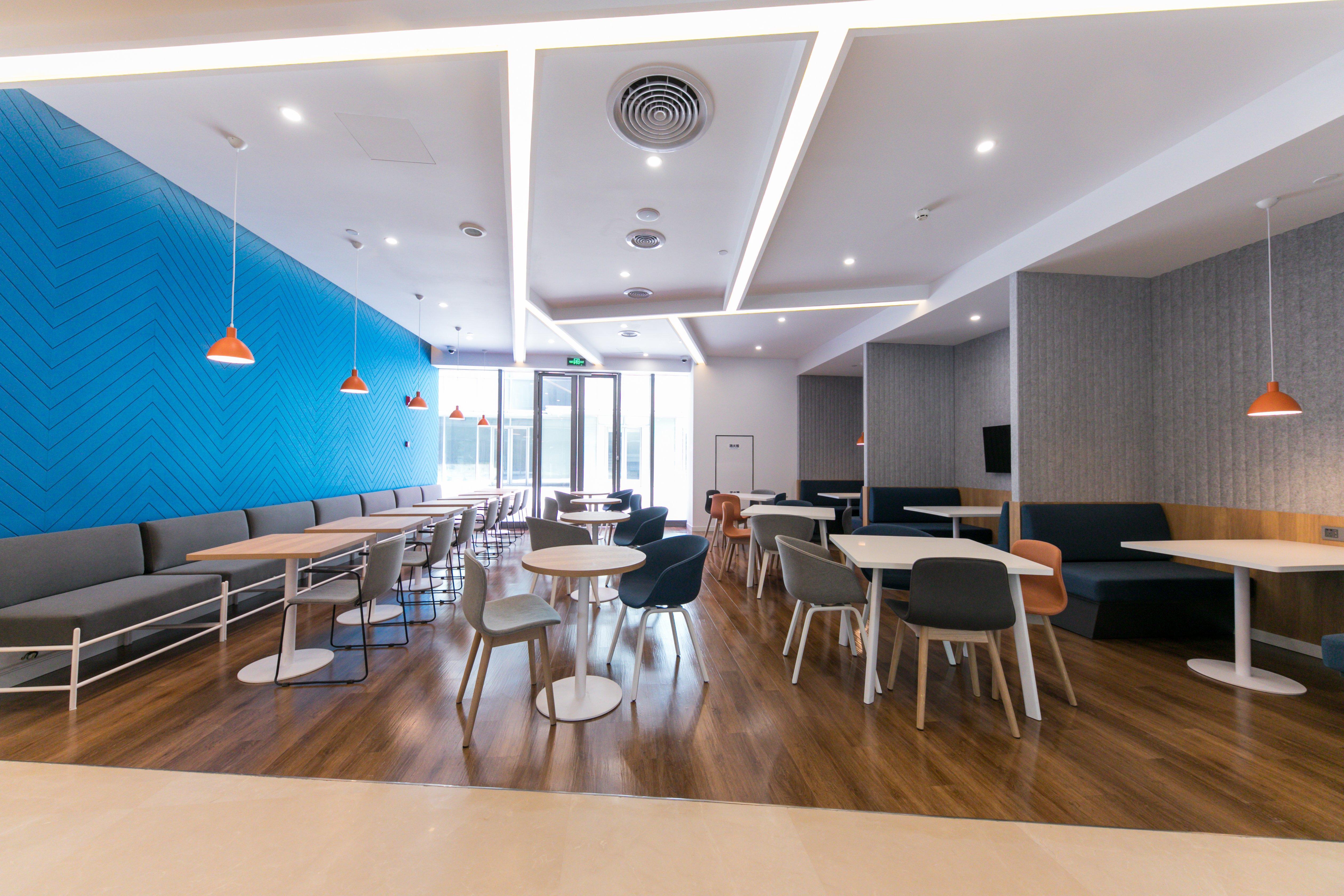 Hotel Holiday Inn Express Shanghai Tangzhen By Ihg - 20 Mins To Pvg Airport And Disney Land 4*