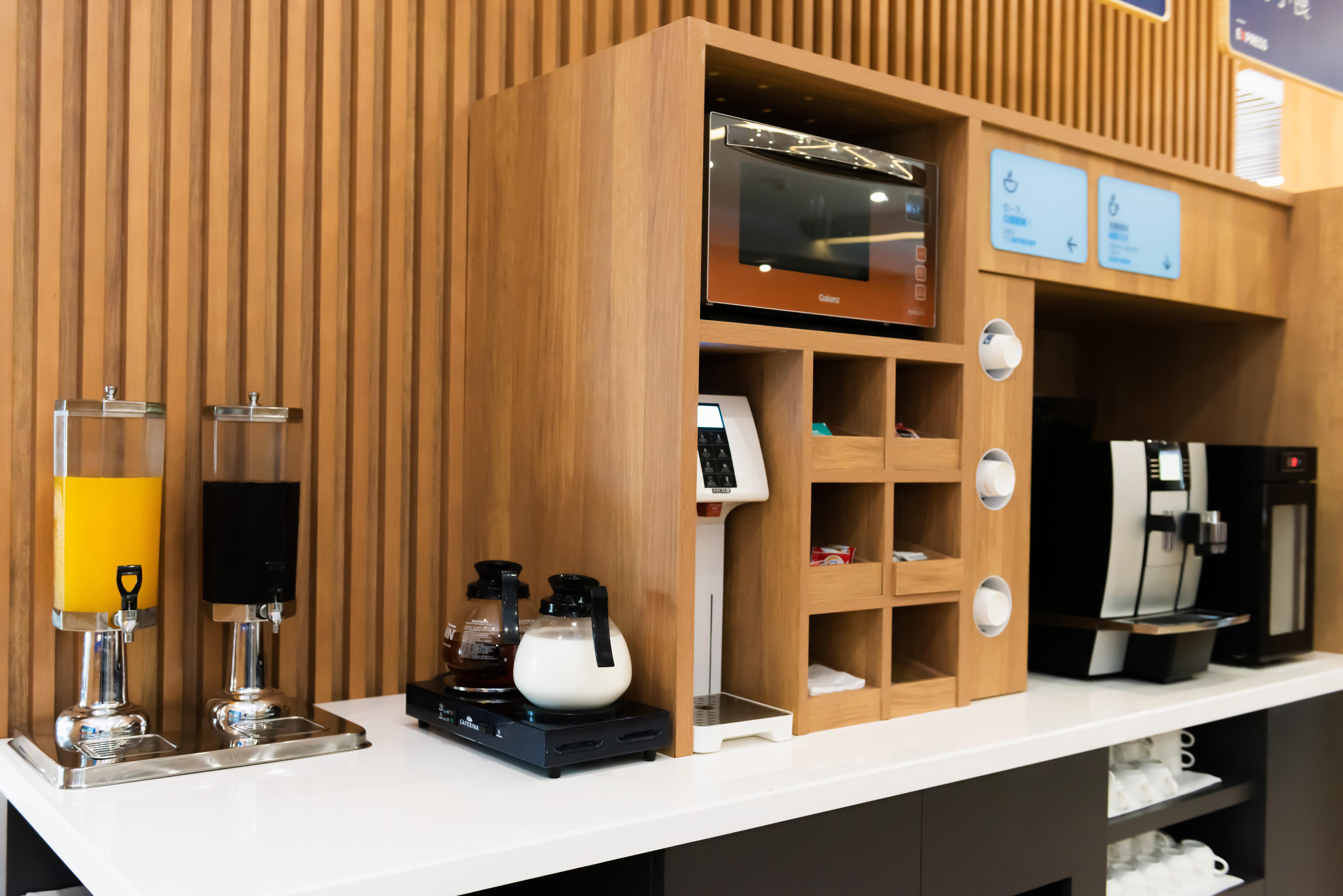 Holiday Inn Express Shanghai Tangzhen By Ihg - 20 Mins To Pvg Airport And Disney Land Hotel