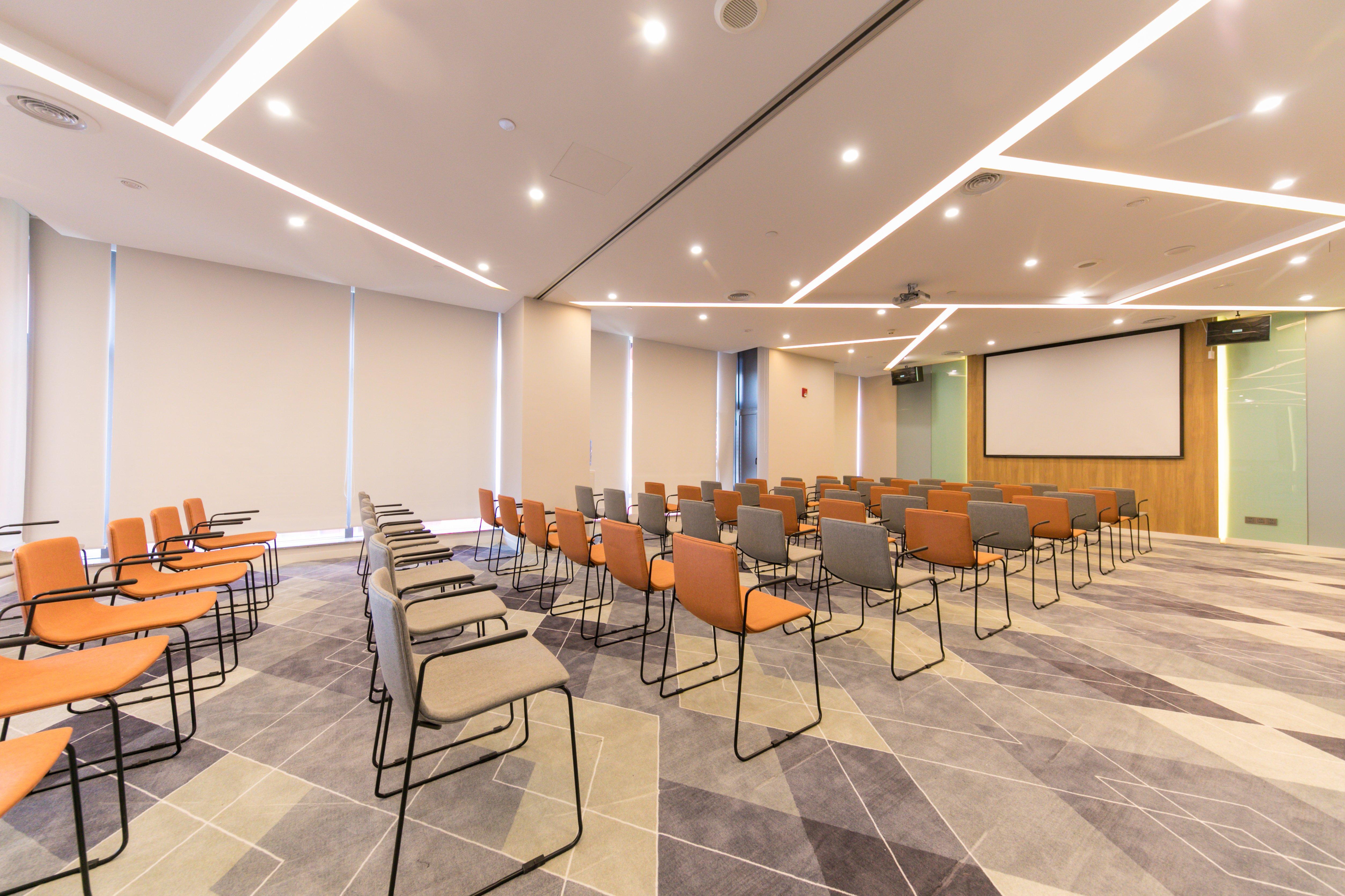Holiday Inn Express Shanghai Tangzhen By Ihg - 20 Mins To Pvg Airport And Disney Land