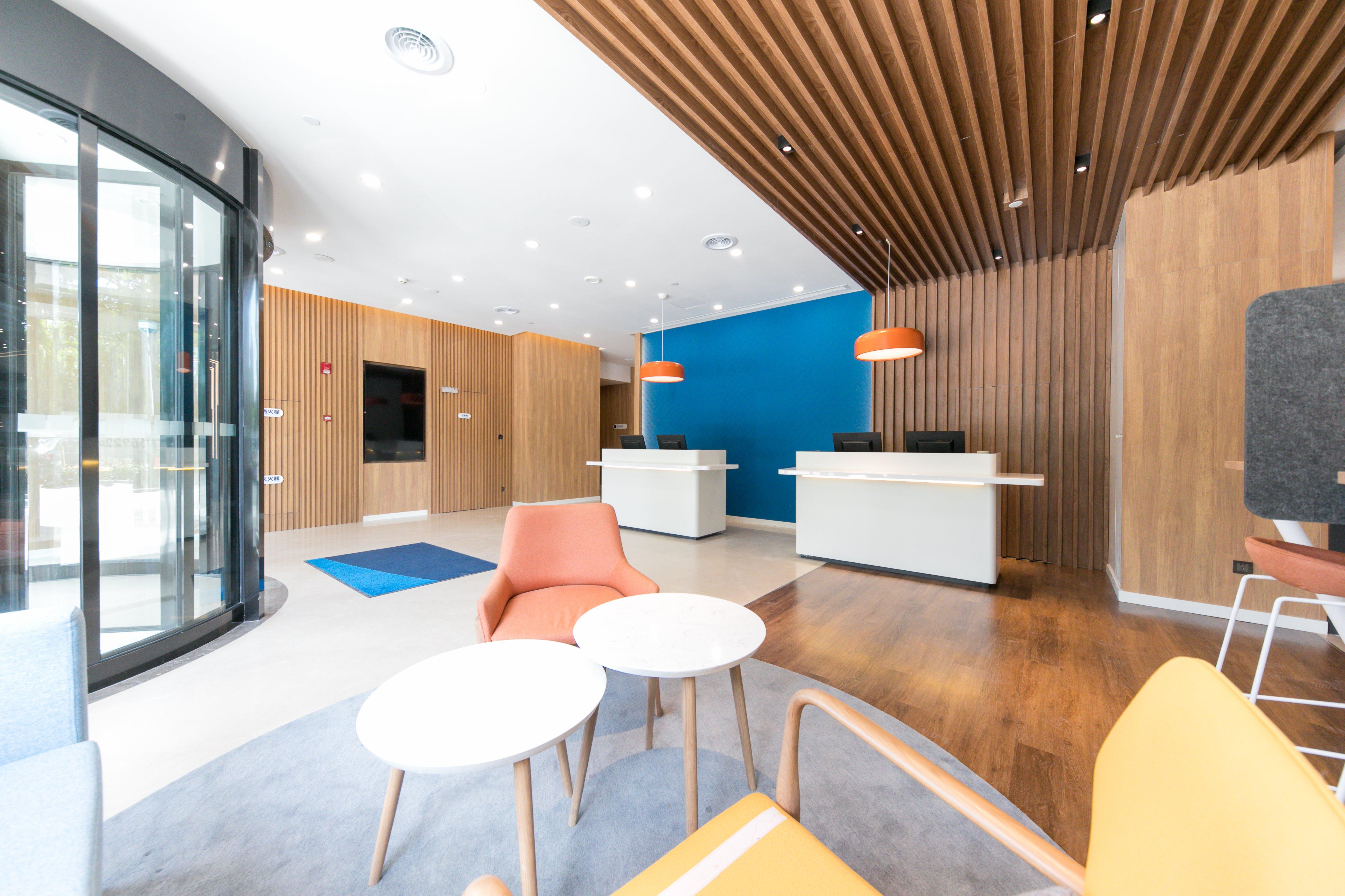 Holiday Inn Express Shanghai Tangzhen By Ihg - 20 Mins To Pvg Airport And Disney Land Hotel 4*